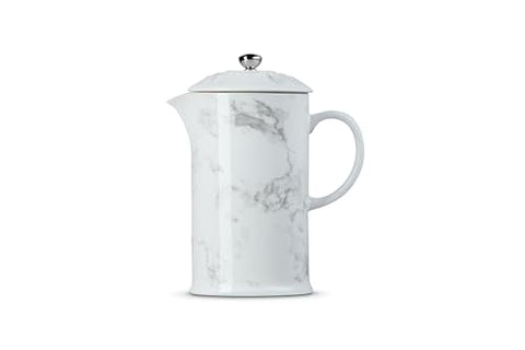 Le Creuset Prensa Francesa Marble 34oz interior antiadherente, limpieza rápida y fácil.