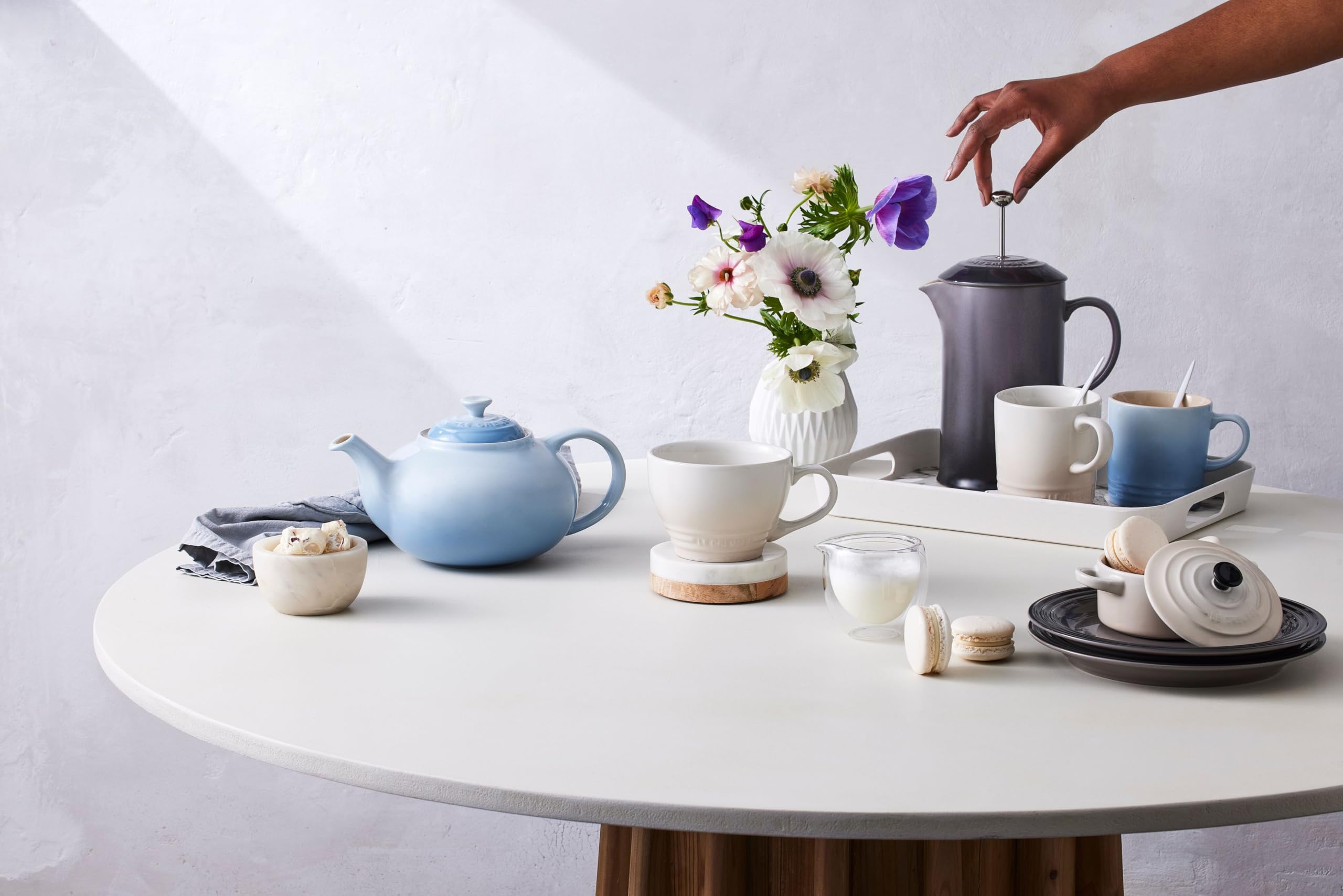 Le Creuset Prensa Francesa Marble 34oz apta para lavavajillas, limpieza sin esfuerzo.