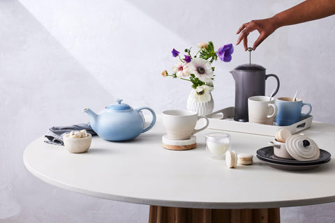 Le Creuset Prensa Francesa Marble 34oz apta para lavavajillas, limpieza sin esfuerzo.
