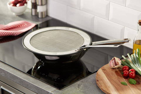 Protector con malla de acero Le Creuset para cocción crujiente sin desorden