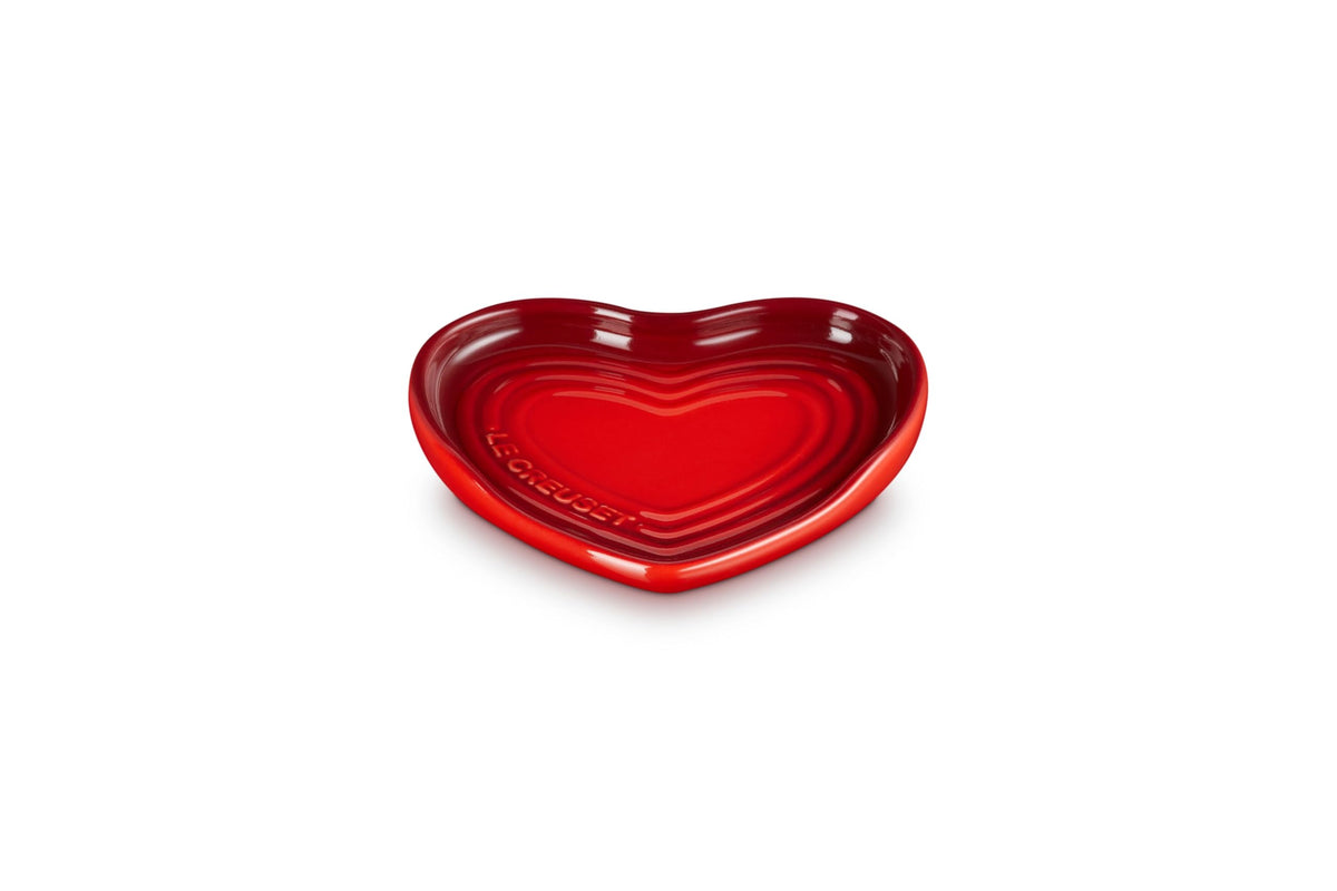 Le Creuset reposacucharas corazón cerise, frontal, protege encimera y facilita secado.