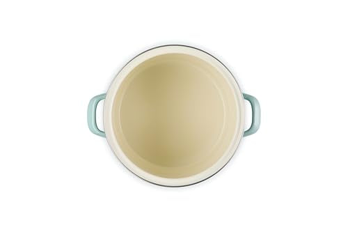 Le Creuset borde de acero inoxidable evita astillados durante uso