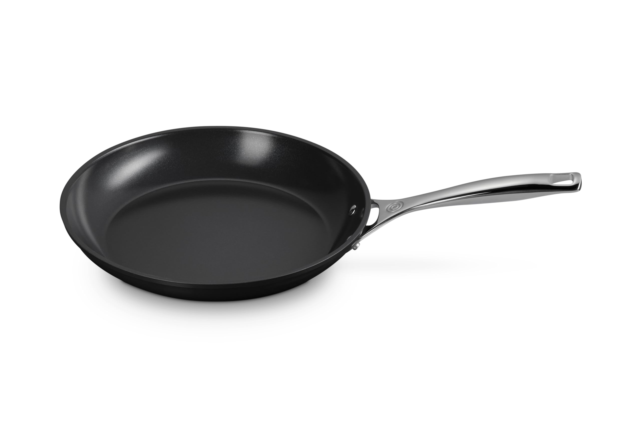 Le Creuset sarten ceramica antiadherente 11 pulgadas vista frontal liberacion suave de alimentos