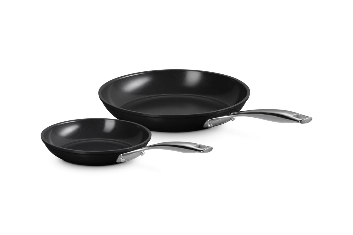 Le Creuset sartén 8 pulgadas antiadherente, desmolado fácil para salteados.
