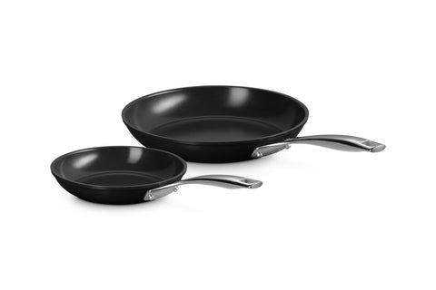 Le Creuset sartén 8 pulgadas antiadherente, desmolado fácil para salteados.