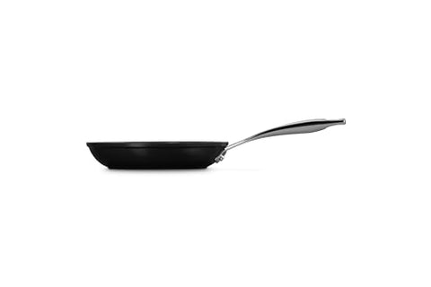 Le Creuset sartén cerámica con base encapsulada de acero inoxidable para calor uniforme