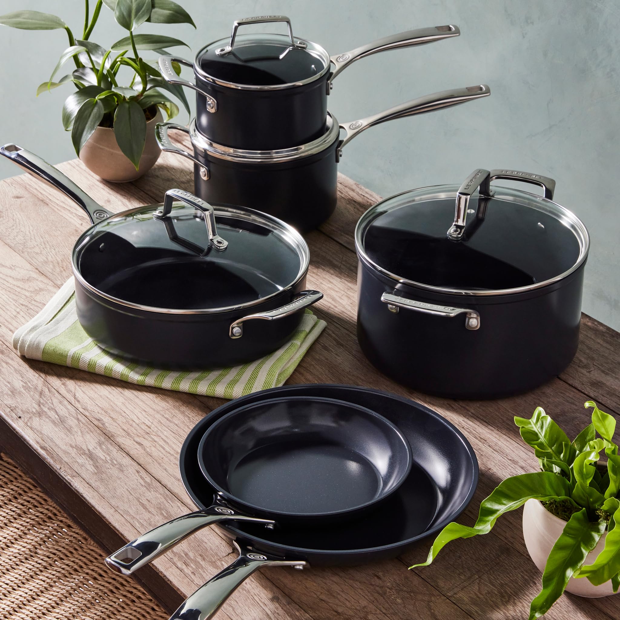 Le Creuset sartén cerámica con distribución de calor en aluminio forjado