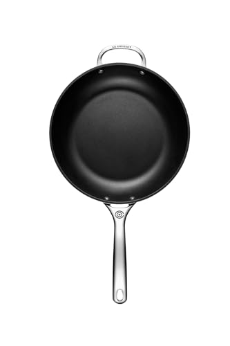 Le Creuset Sartén antiadherente reforzada PRO interior texturizado para dorar y sellar sabores.