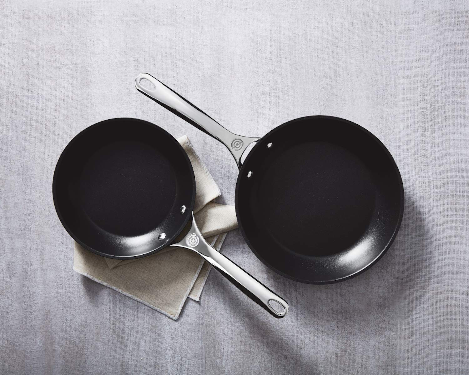 Le Creuset Sarten Pro 10 pulgadas interior texturizado para dorar y saltear