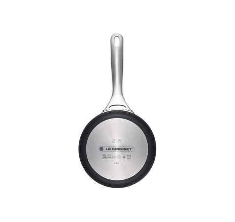 Le Creuset Pro apta para lavavajillas y horno hasta 500 °F.