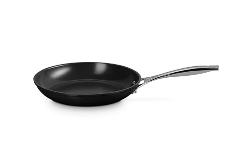 Sartén Le Creuset antiadherente cerámica en uso diario para cocinar