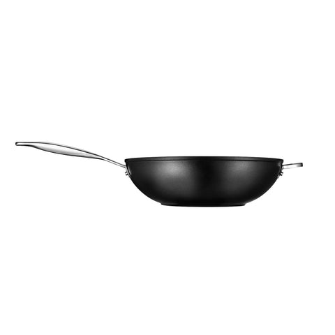 Le Creuset Sartén PRO interior texturizado favorece dorado y sabor.
