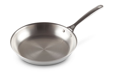 Sartén Le Creuset Tri-Ply de 8 pulgadas con base de aluminio para cocción uniforme