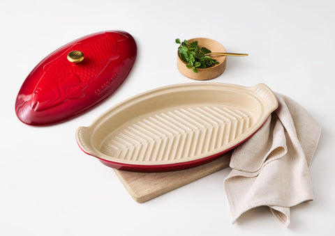 Le Creuset sello de humedad ayuda a mantener aromas durante la cocción.