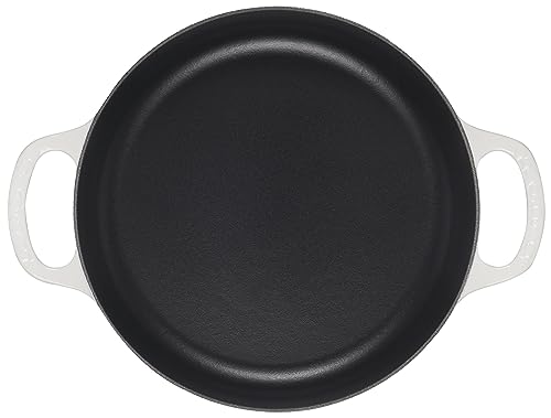 Le Creuset Signature, interior esmaltado de 11 pulgadas, fácil limpieza y resistencia.