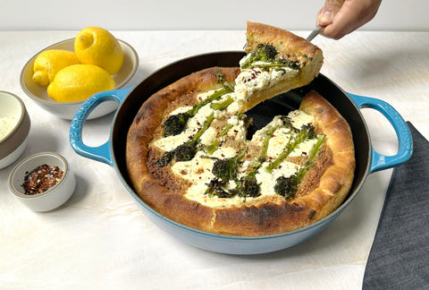 Le Creuset Signature, lista para servir en la mesa con estilo.