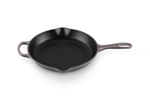 Le Creuset Oyster, vista frontal, distribución y retención de calor
