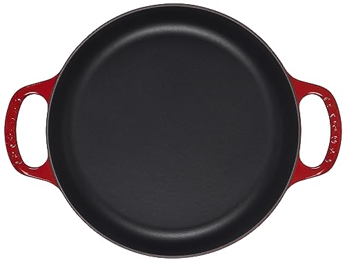Interior negro satinado de Le Creuset Signature para cocción uniforme