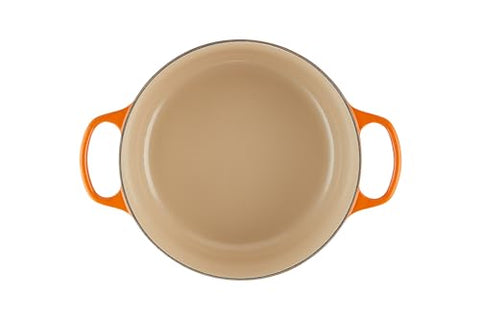 Le Creuset tapa cúpula domo mantiene calor y humedad para sabores más intensos.