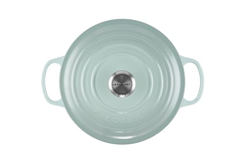 Tapa hermética Le Creuset facilita la circulación de vapor para estofados tiernos.