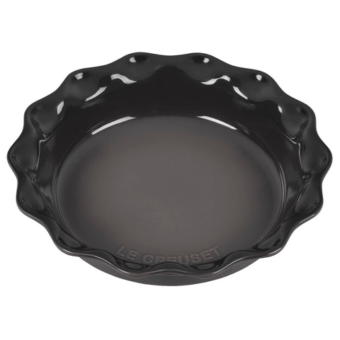 Le Creuset tarta Heritage 9 pulgadas en piedra, horneado uniforme y dorado.
