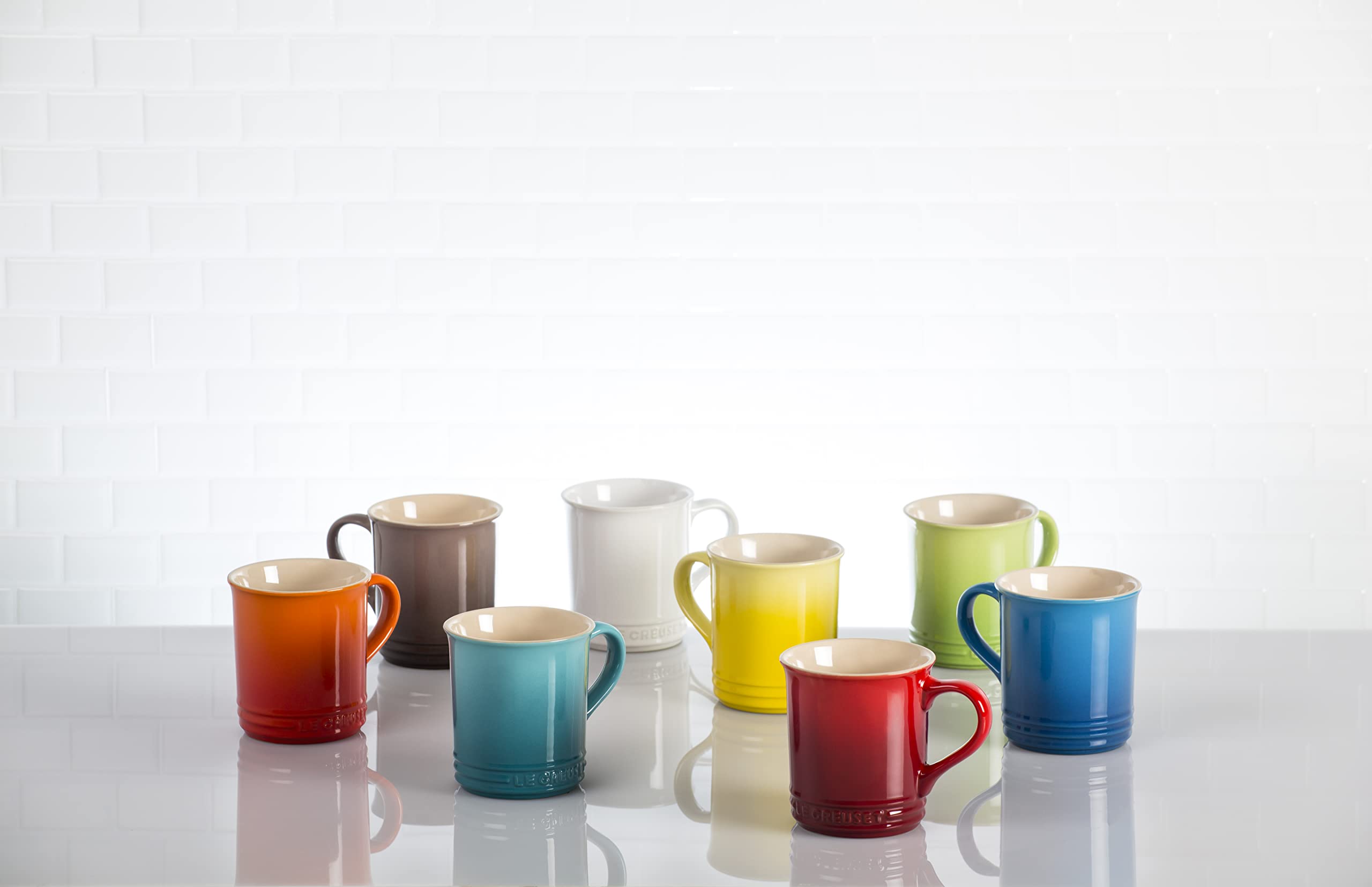 Tazas aptas para lavavajillas facilitan limpieza diaria con Le Creuset.