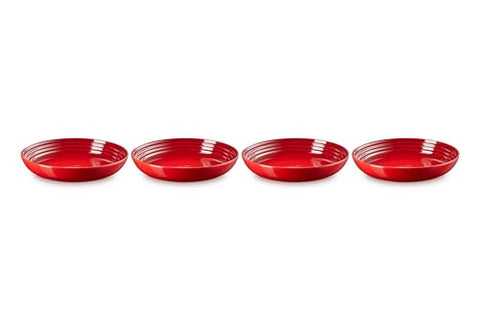 Le Creuset tazones de pasta cerise, glaseado vibrante que resiste manchas.