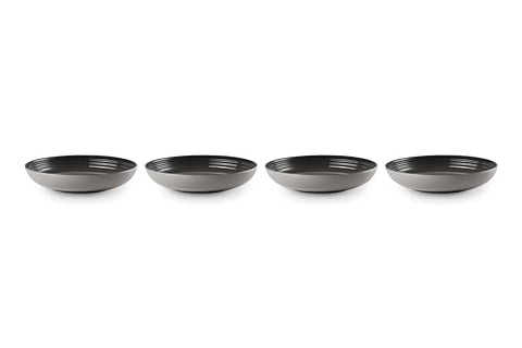 Le Creuset tazones pasta esmaltado resistente a manchas y rayones.