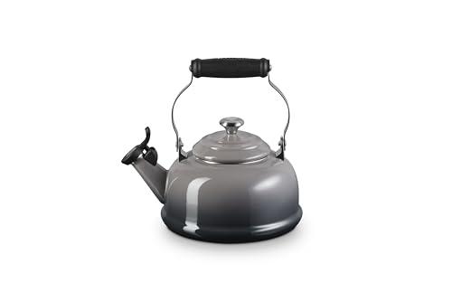 Le Creuset tetera Oyster, enfoque en la manija para un manejo cómodo.