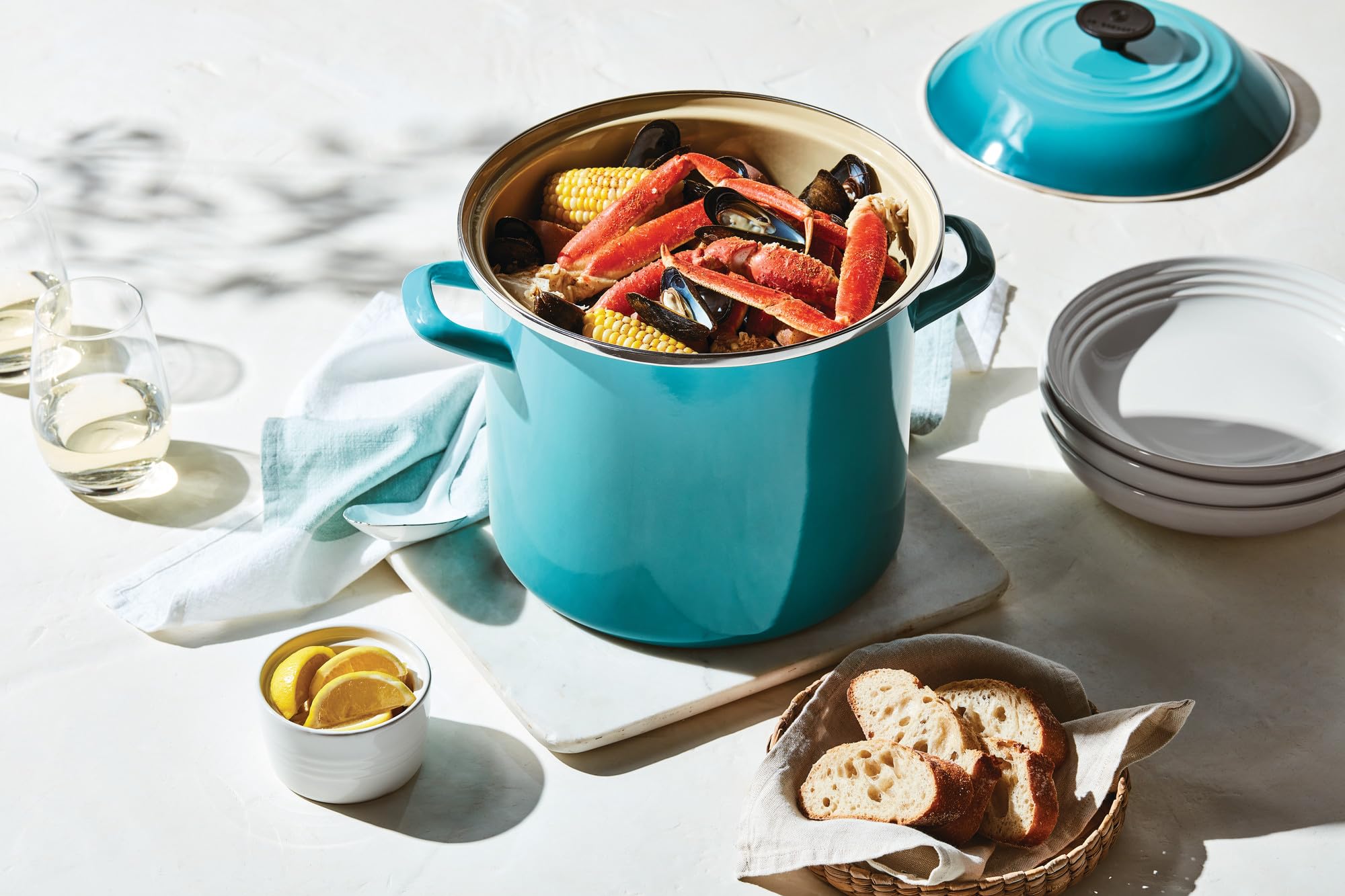 Uso diario: olla Le Creuset en oliva para sopas y caldos caseros.