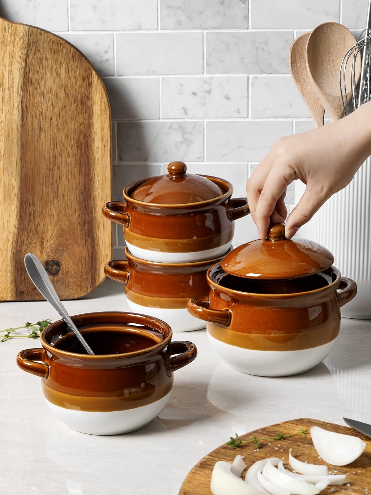 Diseño LE TAUCI para la mesa, cómodo y elegante.
