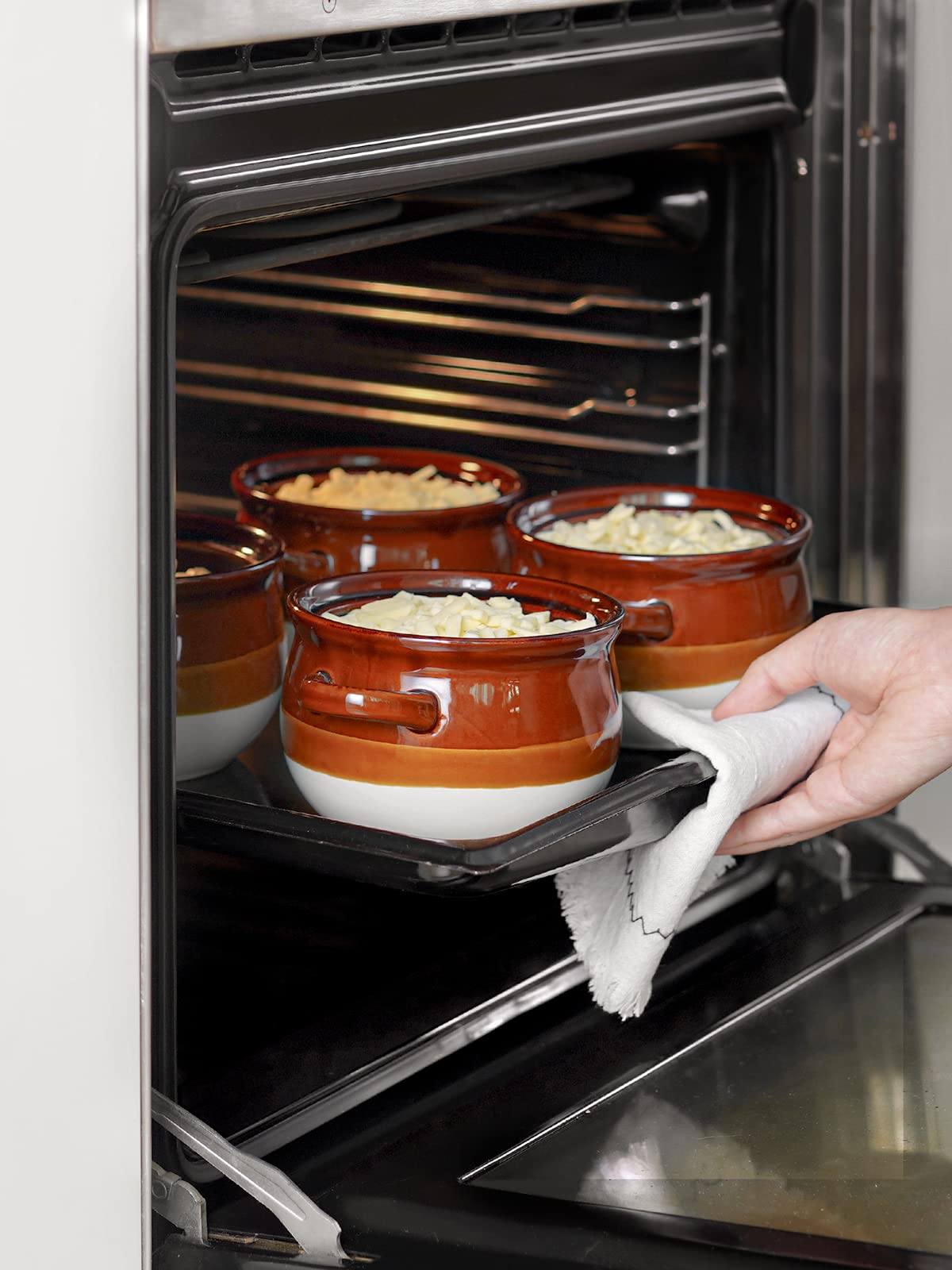 LE TAUCI cazoleta apta para microondas y horno, segura para temperaturas altas.