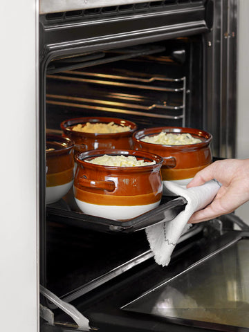 LE TAUCI cazoleta apta para microondas y horno, segura para temperaturas altas.