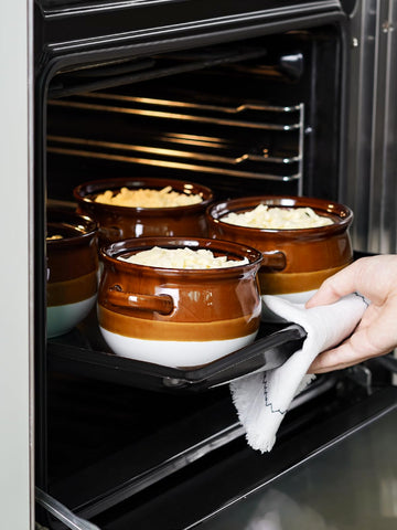 LE TAUCI cerámica duradera con diseño práctico para cocinar y servir.