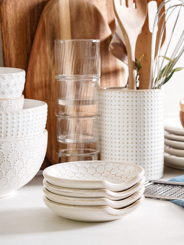 LE TAUCI reposacucharas estufa cerámica blanca con relieve decorativo