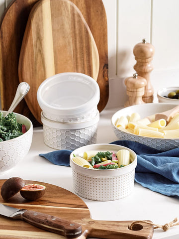 Tapa de silicona LE TAUCI antifugas facilita conservar alimentos.
