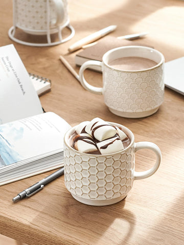 LE TAUCI tazas con relieve embozado, estética elegante para mesa diaria