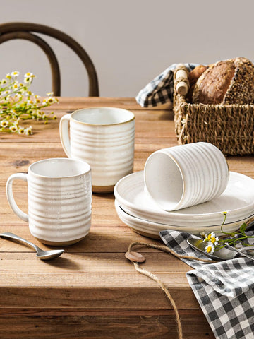 LE TAUCI: detalle espiral en acabado neutro de cada taza