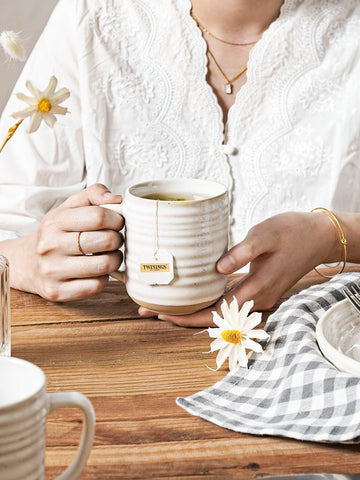 LE TAUCI: mango ergonómico en la taza para agarrar con comodidad