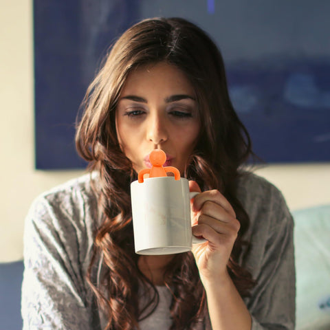 Infusor Leden naranja ideal para infusiones en taza