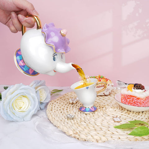 Uso doméstico con Mrs Potts de LEEPENK para servir té y bebidas.