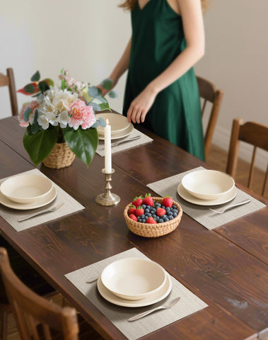 Superficie antideslizante de Leetaltree beige-blanco que evita movimientos durante la comida.