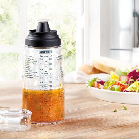 Leifheit vidrio con marcas de medición y recetas impresas para rápidas preparaciones.