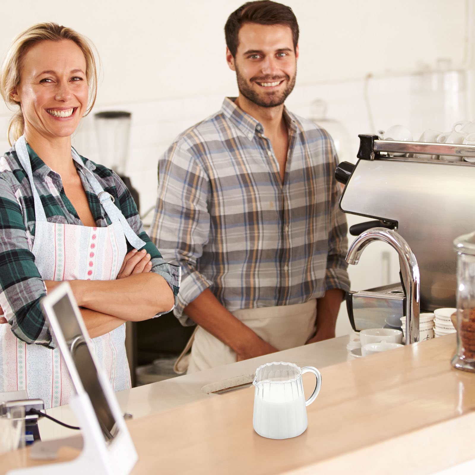 Leinuosen jarras para barista vidrio con onda, uso versátil en cafetería