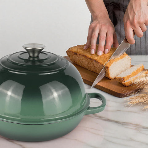 Olla Leiroonkasst en verde lista para horno con pan crujiente