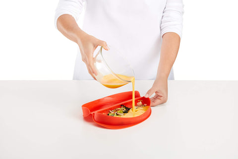Lekue molde para omelettes con recetario, opciones variadas en minutos.