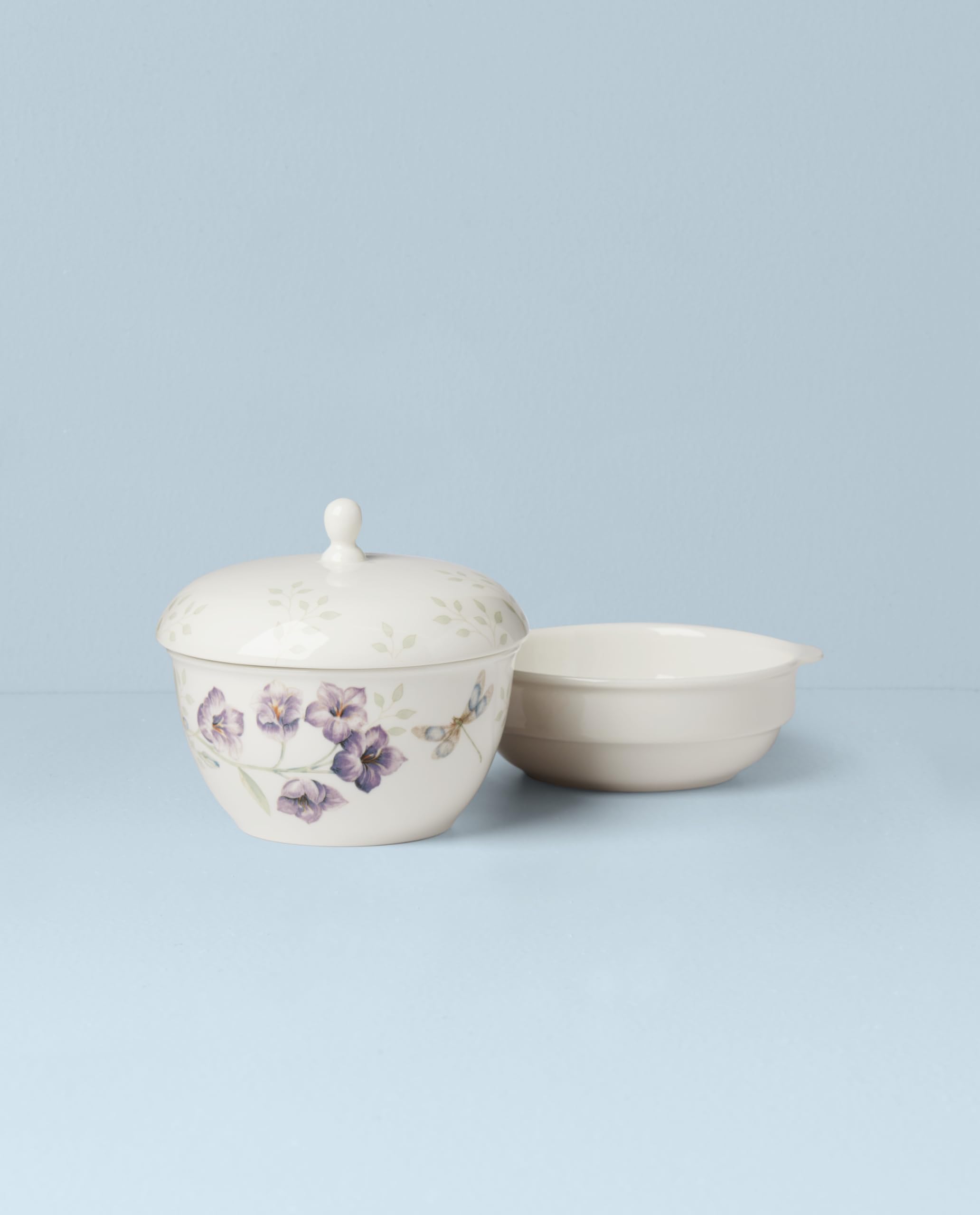 Lenox Butterfly Meadow: compatible con microondas para recalentar porciones de forma rápida.