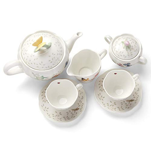 Lenox Butterfly Meadow escena de mesa: ideal para reuniones tranquilas en casa.