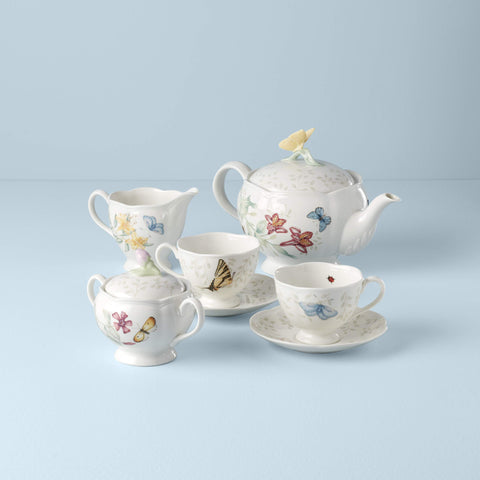 Lenox Butterfly Meadow tazas: tamaño cómodo para tomar té.