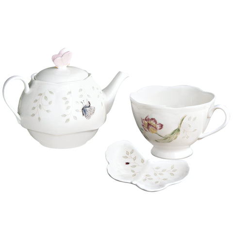 Tetera Lenox Butterfly Meadow con tapa, lista para un té elegante.